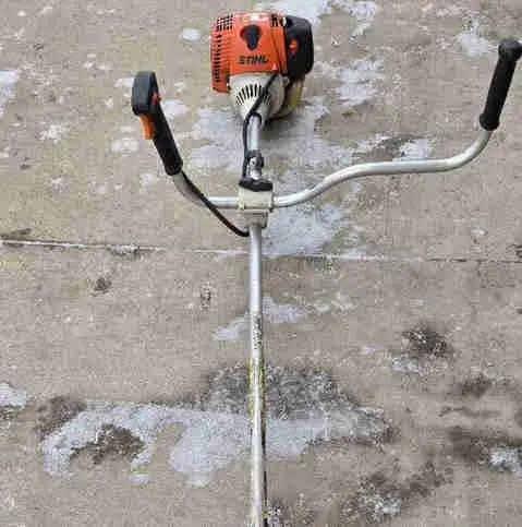 Stihl Trimmer FS 250 in Lawnmowers & Leaf Blowers in St. Catharines - Image 2