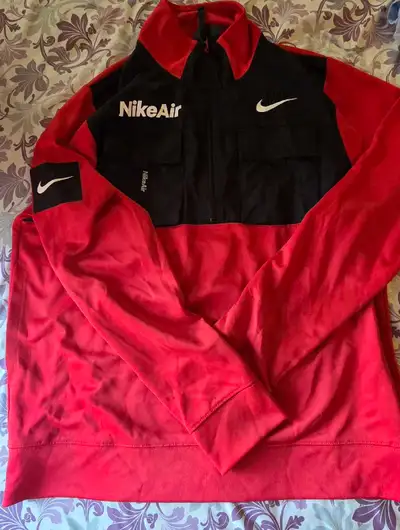 Nike sweater Small, View more