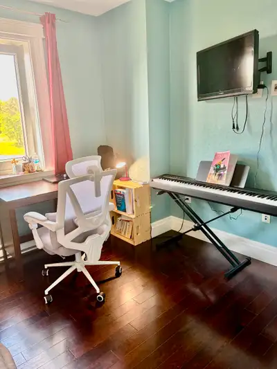 $795 - Private Room for Rent in Fairview