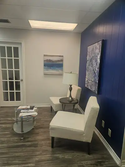 Main gate & Eglinton in Mississauga. Office has 2 room 1 room is available for rent. Its on the seco...