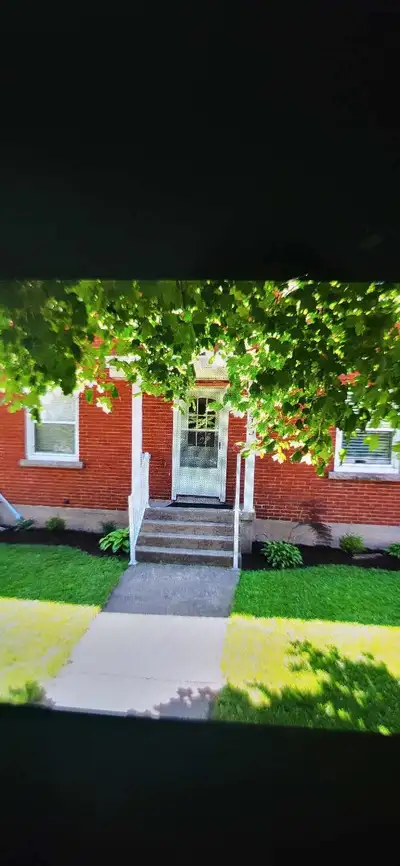 1 bedroom in triplex for rent