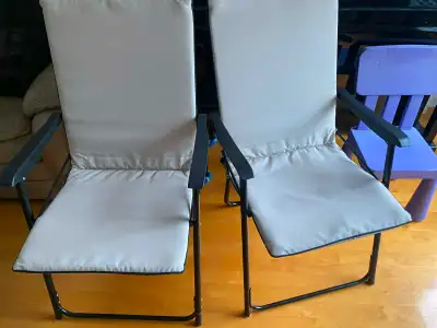 A pair of folding chairs in very good state and clean. Perfect for any place outdoor. Asking 25$ for...