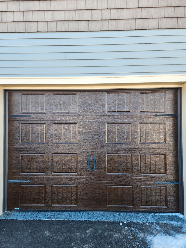Garage door 10'x7' Garex in Garage Doors & Openers in Bathurst - Image 2