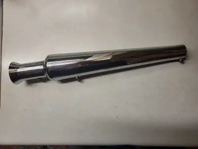 2 trumpet style exhaust pipes. In very good shape. 19" in length.