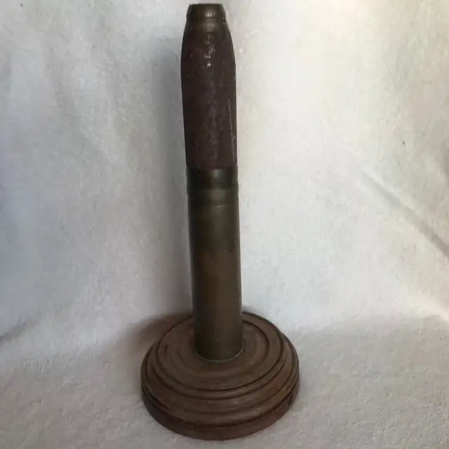 WW1 2 Pounder Shell Display 1918  Inert $100 in Arts & Collectibles in City of Toronto - Image 2