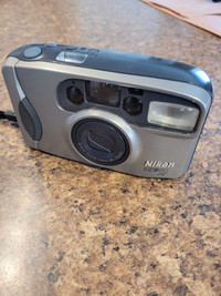 Nikon zoom 210 af 35mm film camera 