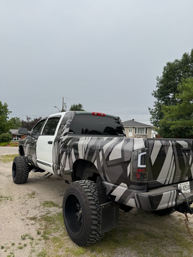 06 Ram 2500 mega cab 6 speed Laramie in Cars & Trucks in Muskoka - Image 4