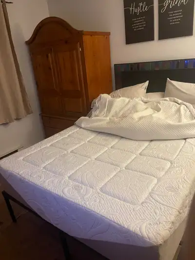 Matelas queen , View more
