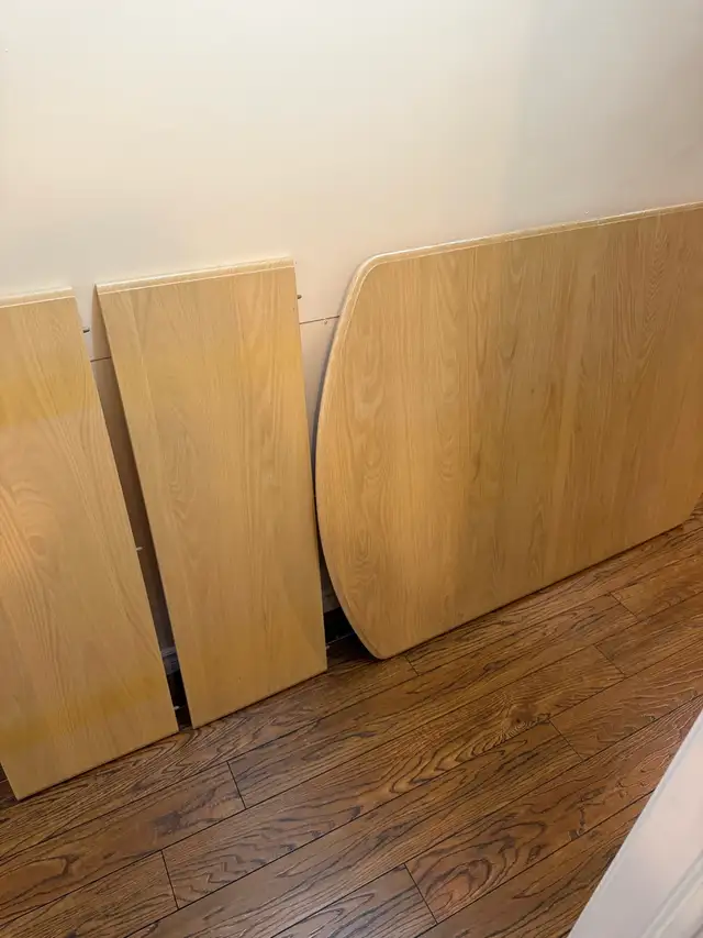  Dining room table and four chairs in Dining Tables & Sets in Hamilton - Image 3