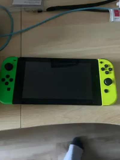 Nintendo switch, 9 jeux 2 manette complète, View more