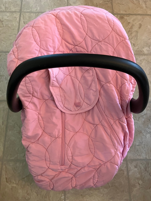 Couvre-coquille rose pour automne/printemps marque Baby’s Cozy dans Poussettes, porte-bébés et sièges d'auto  à Granby