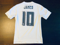 2015-2016 Rare Real Madrid Soccer Jersey - James - Medium