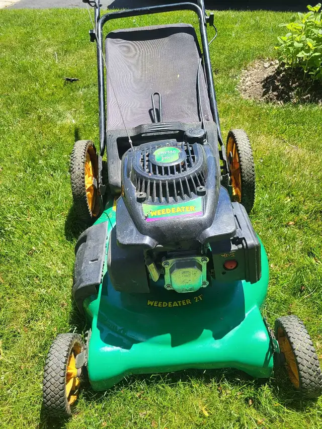 RUNNING LAWNMOWER WEEDEATER in Lawnmowers & Leaf Blowers in Mississauga / Peel Region - Image 6