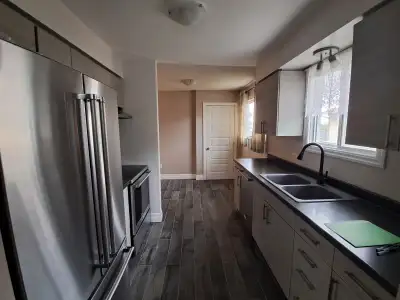 3 Bedroom, 1 Bathroom Apartment for Rent