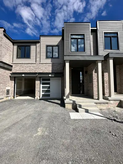 Townhouse for rent in Brooklin, Whitby! Only 2 years old. 3 bedroom, 2 full bathroom Friendly family...