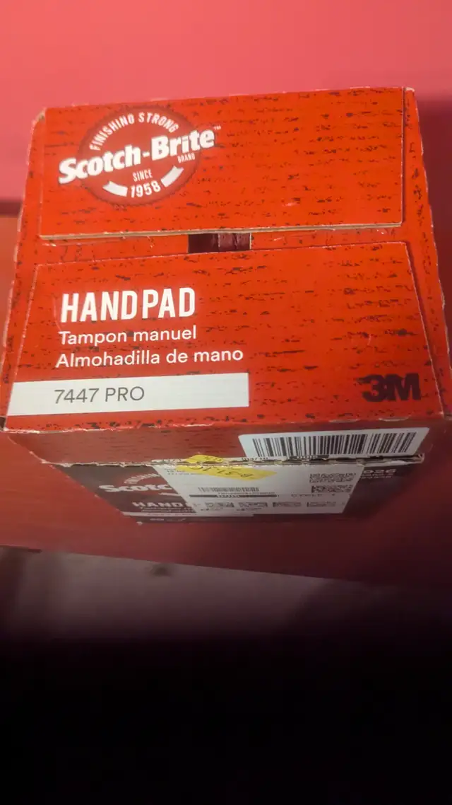 New-3M Scotch-Brite Hand Pad 7447 PRO - Surface Preparation Pad in Painting & Paint Supplies in Hamilton - Image 2