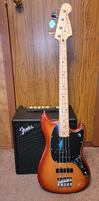 Fender Player Mustang Short-Scale Bass + Fender Rumble LT25 Amp