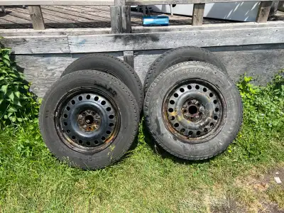 235/65R17 winter tires on rims came off a 2016 honda odyssey but will fit 2005-2018 hondas Tire trea...