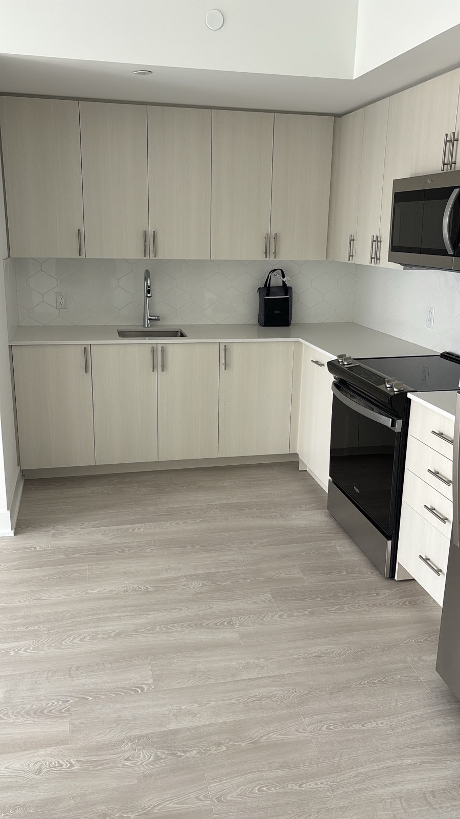 2 Bed 2 Bath Condo In Oshawa North 5