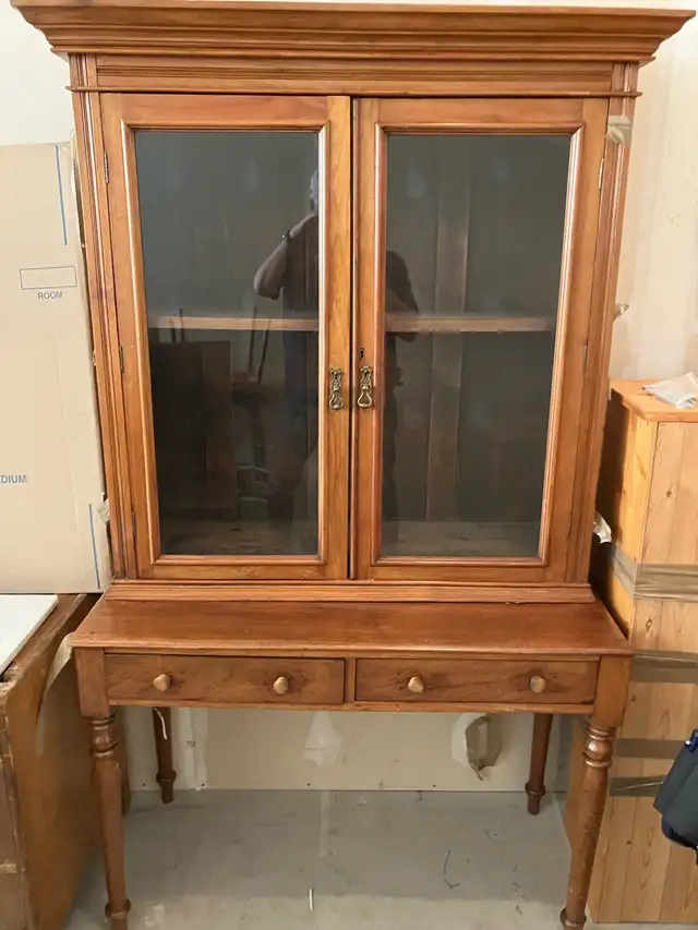 Antique China Cabinet  in Hutches & Display Cabinets in Calgary - Image 6