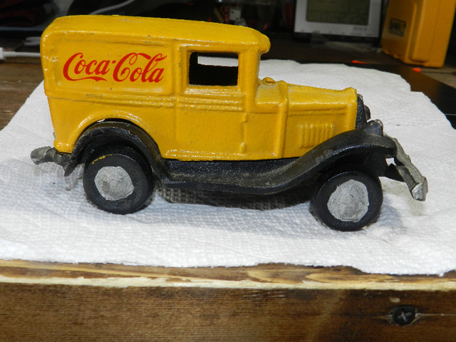 Vintage Cast Iron Coca Cola Car Yellow Model T Style Delivery Tr in Arts & Collectibles in Strathcona County - Image 3