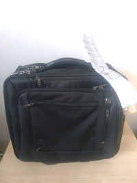 Gino Ferrari Titanium GF1065 Travel/Luggage Case (Roller) for 16