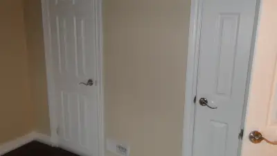 A single room available from March 1st, the room is newly painted and furnished bedroom -Single bed,...