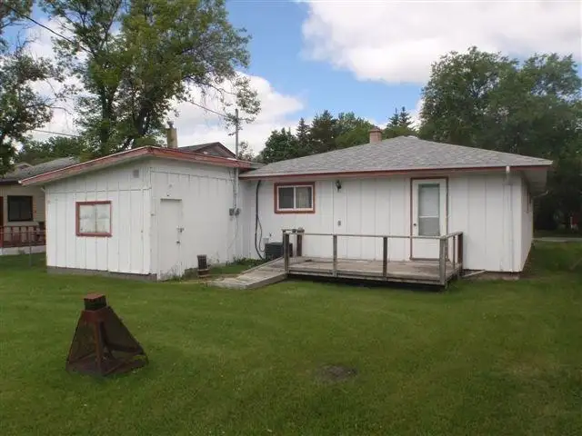 Just beside U of M,  3 bedrooms whole house for rent