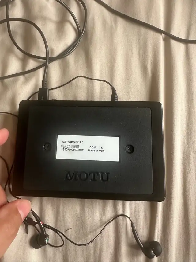MOTU MicroBook IIc Audio Interface – AS-IS in Pro Audio & Recording Equipment in London - Image 3