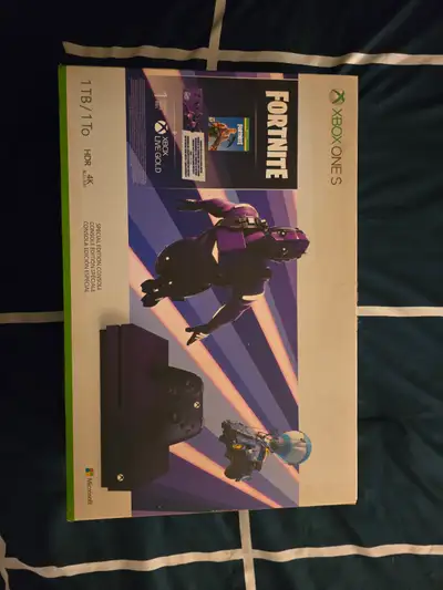 Xbox one S Purple fade Special edition 1TB no fortnite code They don't sell this Xbox anymore.