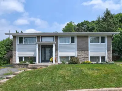 Adresse : 115 Rue des Girolles Prix : 1900/ mois Disponibilité : 17 Novembre 2025 Superbe logement d...