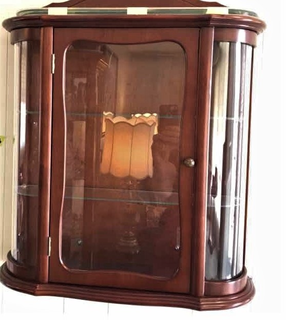 CURIO Wall Display Wall display Glass shelves Hutches