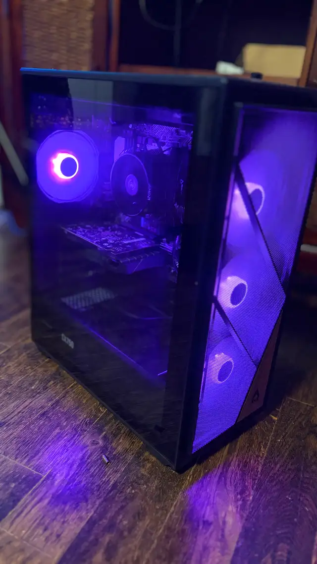 Gaming pc in Desktop Computers in City of Montréal - Image 3
