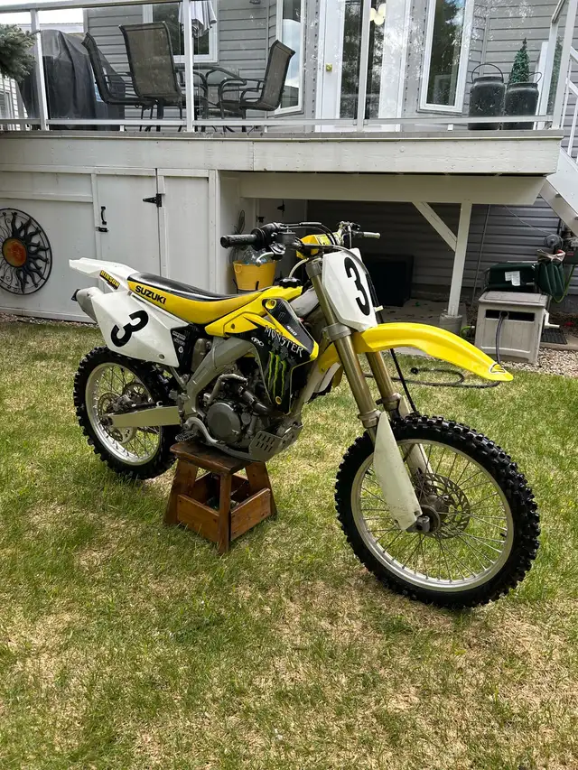 81 vette, dodge 3500, seadoo, snowbikes, Geo Chev tracker. Quad in Other in Regina - Image 7