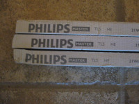 3 Philips Master TL5 HE 21 Watt bulbs