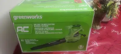 Brand new Corded leaf blower/vacuum.