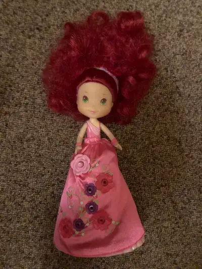 Strawberry Shortcake 2010 Berry Sparkling Charms Light Up Doll, View more