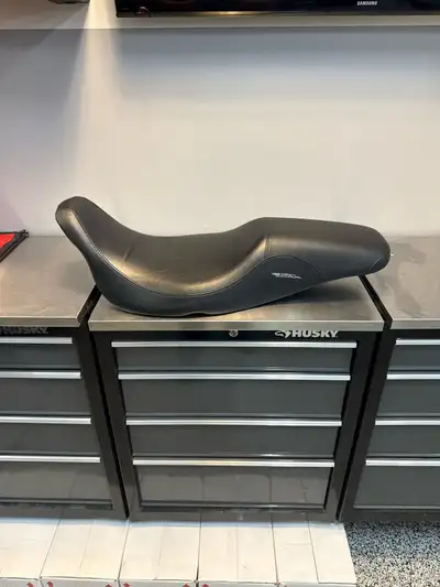 Harley Davidson tall boy seat fits most cruisers from 2007 to current $200 or best offer call Vince...