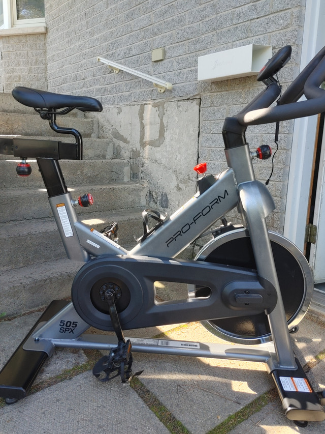 Spinning pro form 505 spx...300$ ferme pas négociable dans Appareils d'exercice domestique  à Longueuil/Rive Sud - Image 2