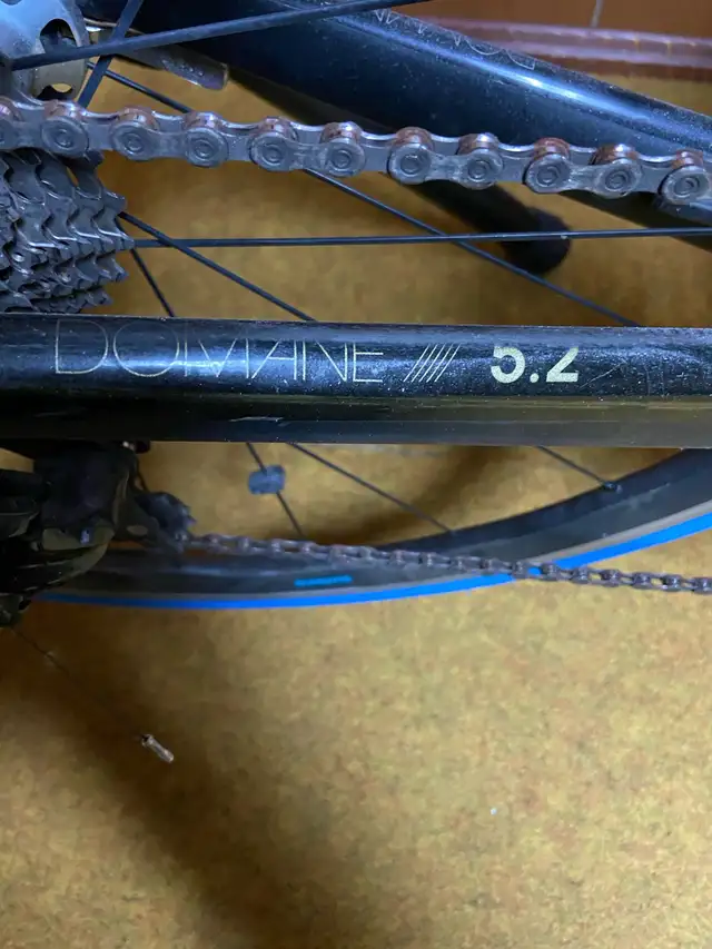 Trek bike and indoor trainer in Road in Edmonton - Image 3