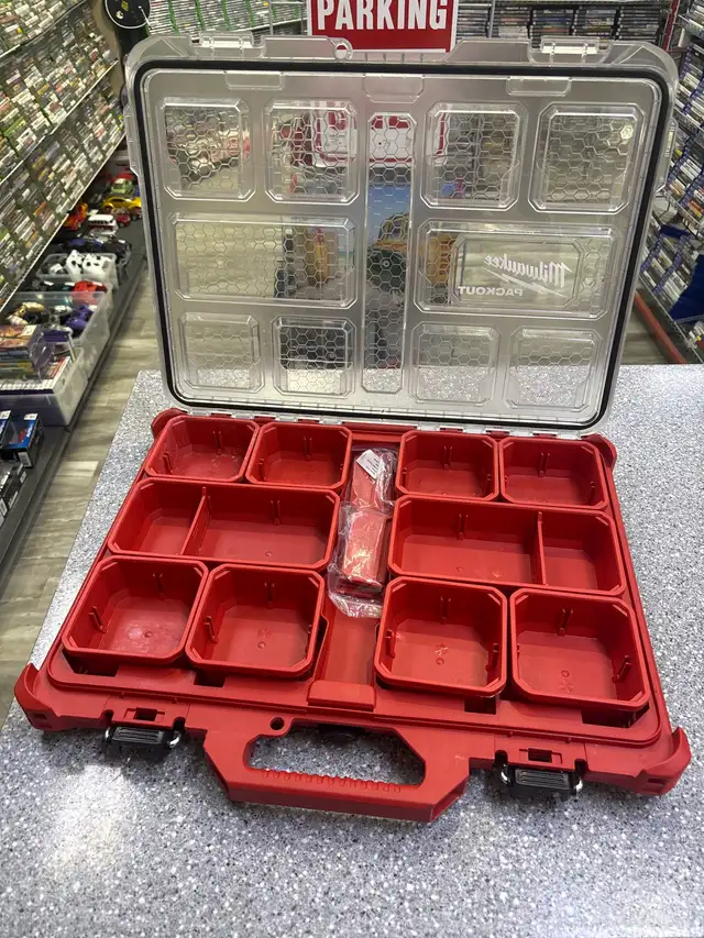 Milwaukee 48-22-8431 Packout 11 Compartment Organizer in Tool Storage & Benches in Oshawa / Durham Region - Image 3