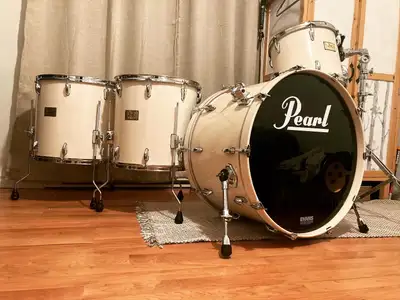 Je vend à contre coeur ce magnifique Shell Kit pour financer l’achat d’un autre kit. Pearl Masters S...