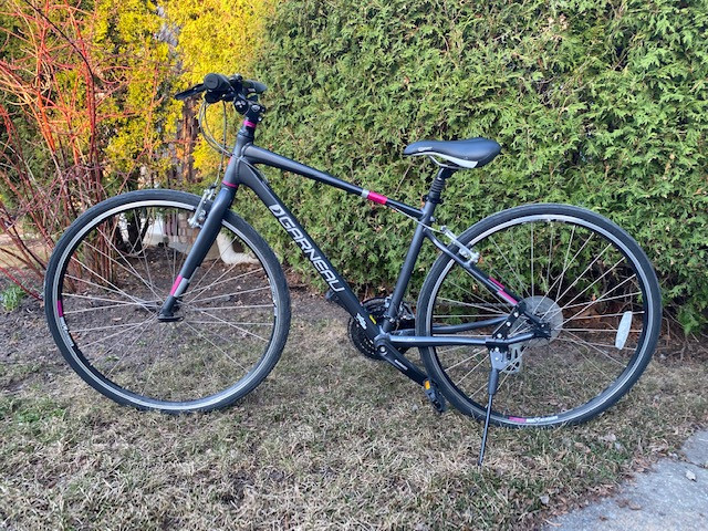 VÉLO HYBRIDE GARNEAU pour FEMME GRANDEUR MÉDIUM dans Randonnée, ville et hybrides  à Longueuil/Rive Sud