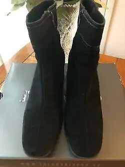 La Canadienne BLACK Suede Leather Ankle Boots - Made in Canada in Women's - Shoes in City of Toronto - Image 3
