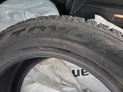 Toyo Observe GSI 6 winter tires, used one winter, low kms as I worked from home. S8ze 235/55/ R17 No...