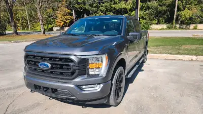 2022 Ford F-150 XLT, 2.7L EcoBoost, private sale. Clean Carfax (no accidents). The report is availab...