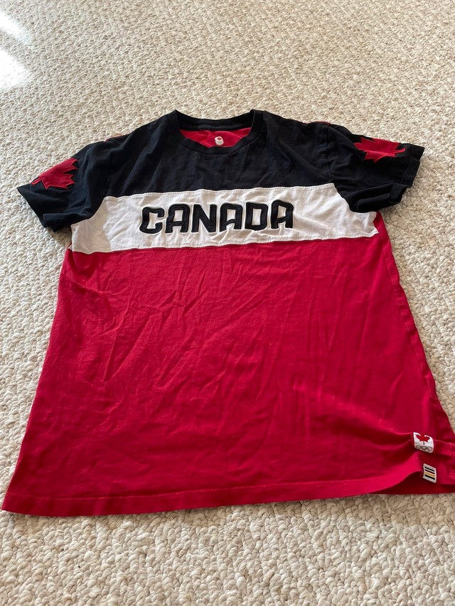 Boys Canada T-shirt size 10-12 in Kids & Youth in Oakville / Halton Region