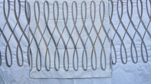 Gluckstein Home Reversible Queen Size Duvet Cover + Euro Pillow in Other in Markham / York Region - Image 7