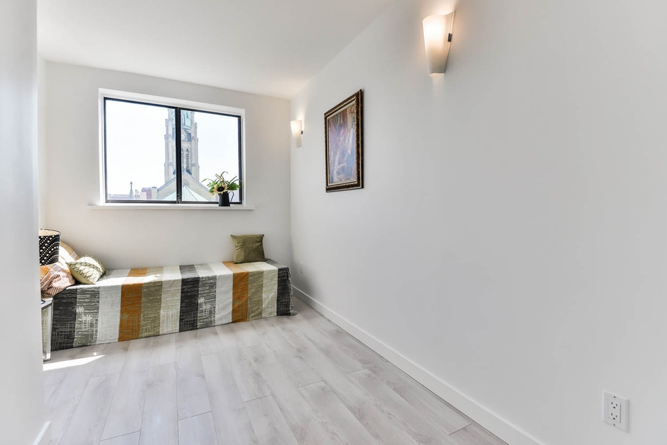 Downtown 2 Story Townhouse Condo (+1000sqft) Yonge & King 5