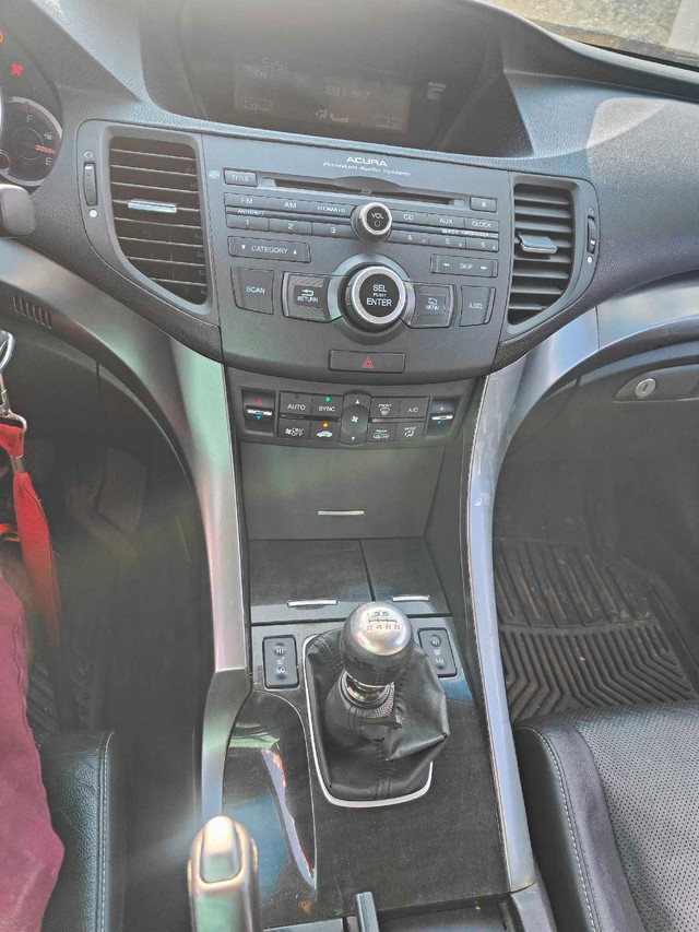 2011  Acura TSX in Cars & Trucks in Markham / York Region - Image 4